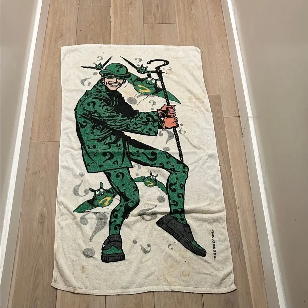 DC Comics The Riddler Jim Carrey Beach Towel  Stains Discoloration